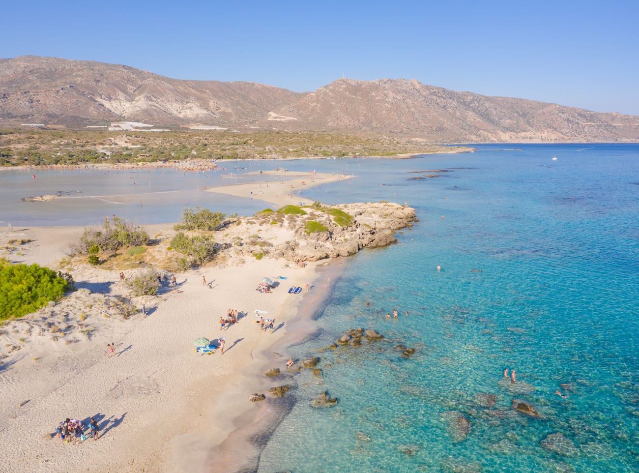 Elafonisi: On the islet with the main beach as background