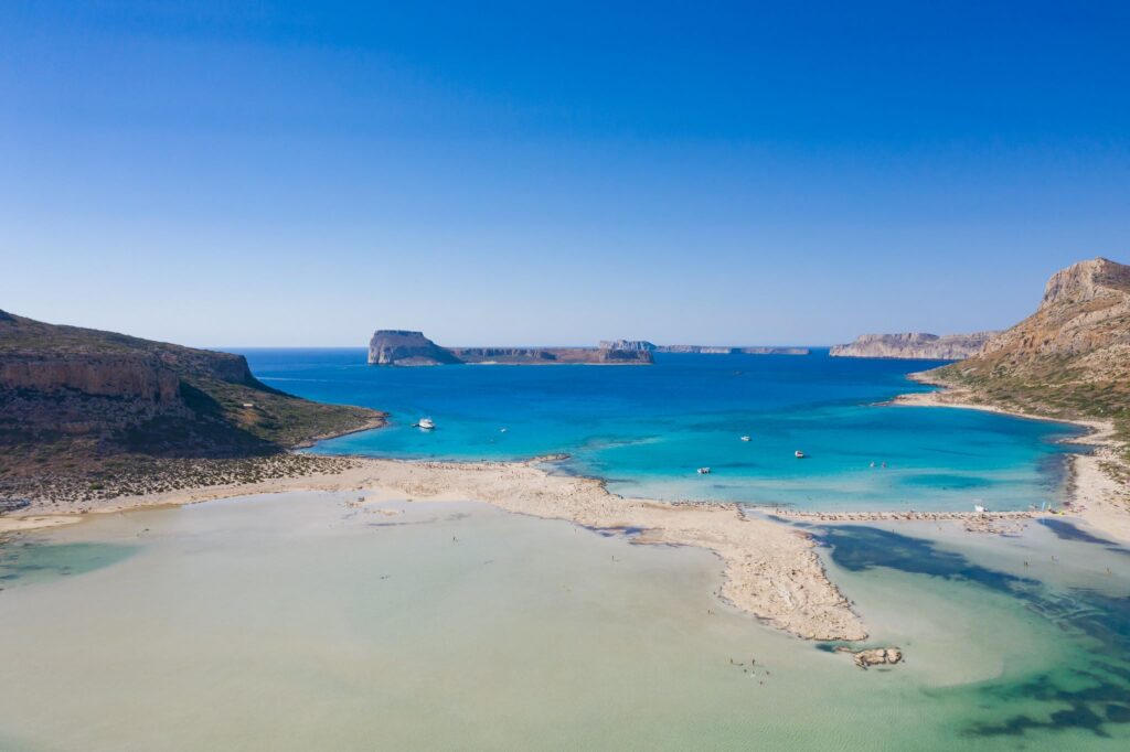 Balos Lagoon: Rugged cliffs and turquoise waters