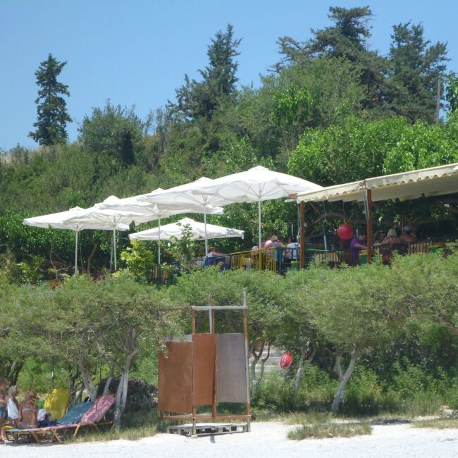 Lake Kournas: Plenty Tavernas