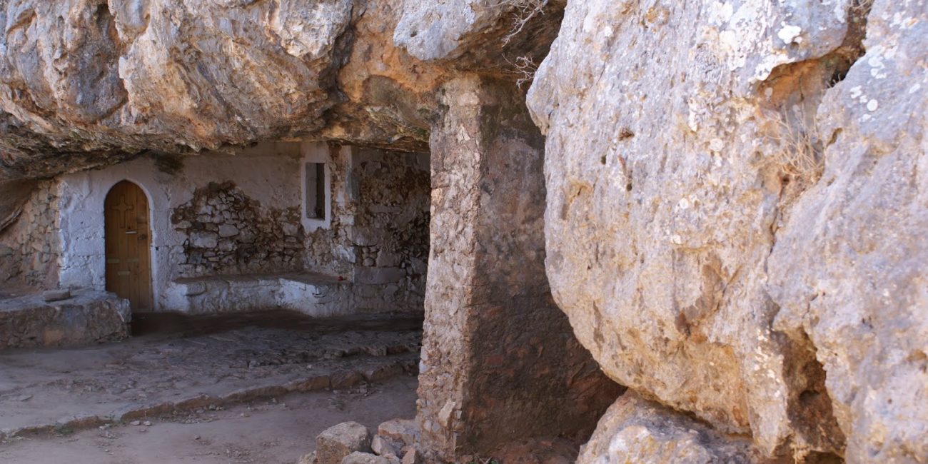 Arkoudospilios cave