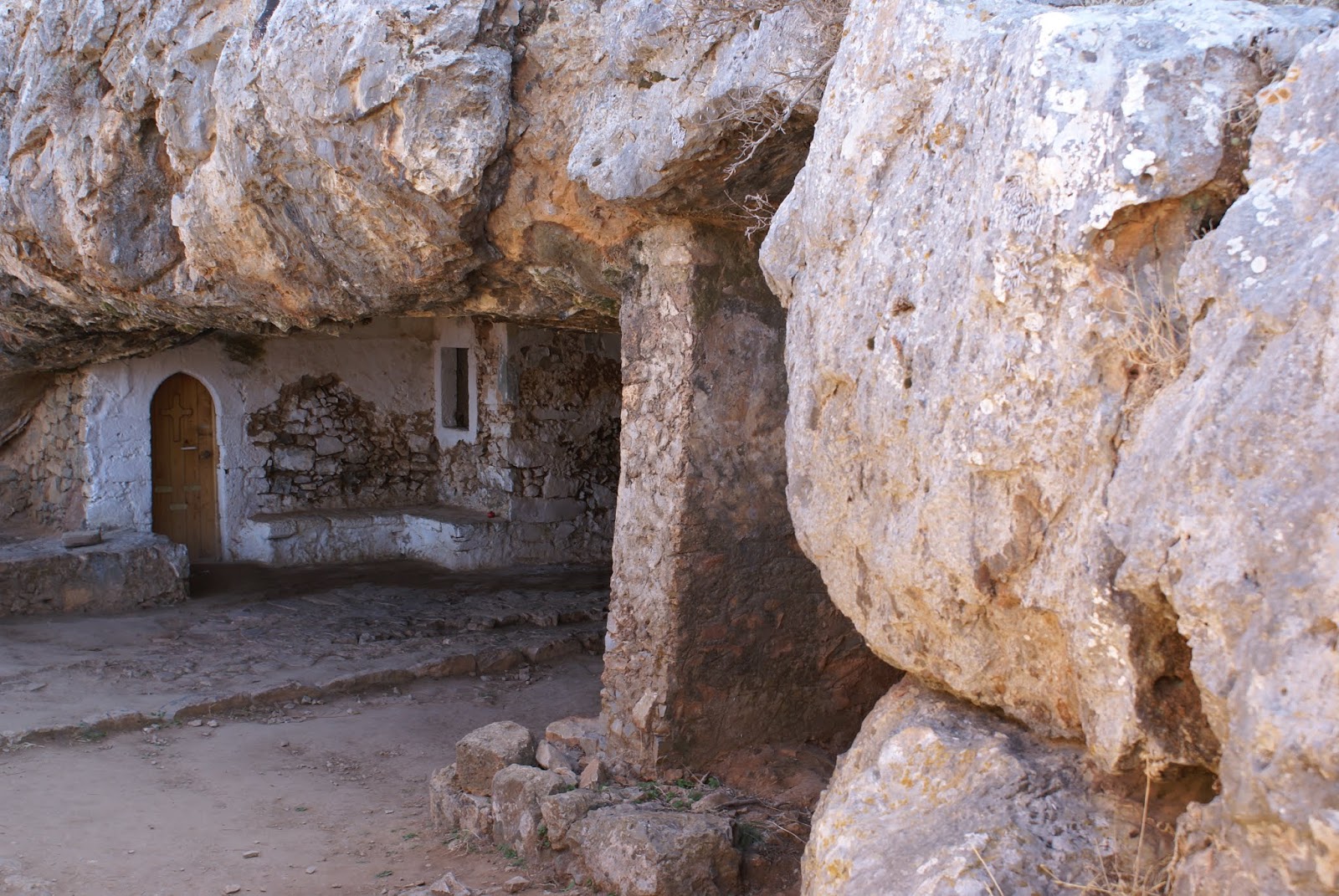 Arkoudospilios cave