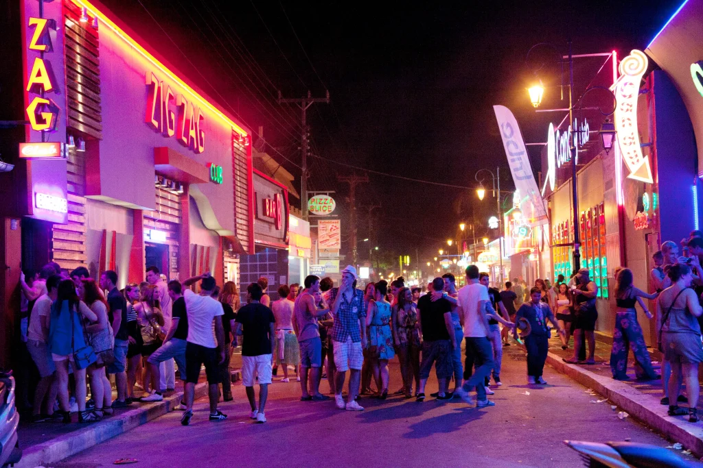 Malia Beach: Malia town's vibrant nightlife