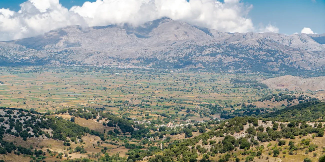 Lassithi Plateau: Surrounded by the Dikti mountains