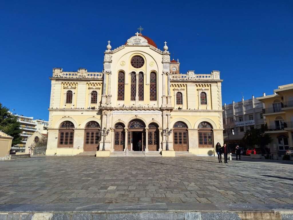 Saint Minas Cathedral: Facade