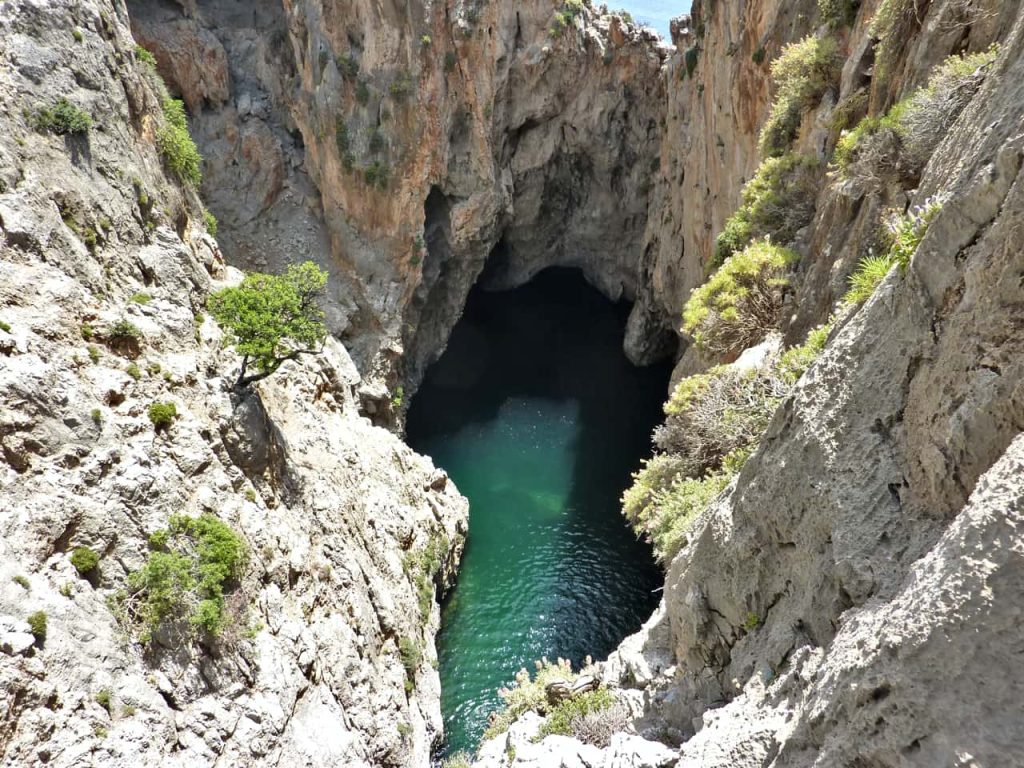 Agiofarago Gorge: Vourvoulitis Pond