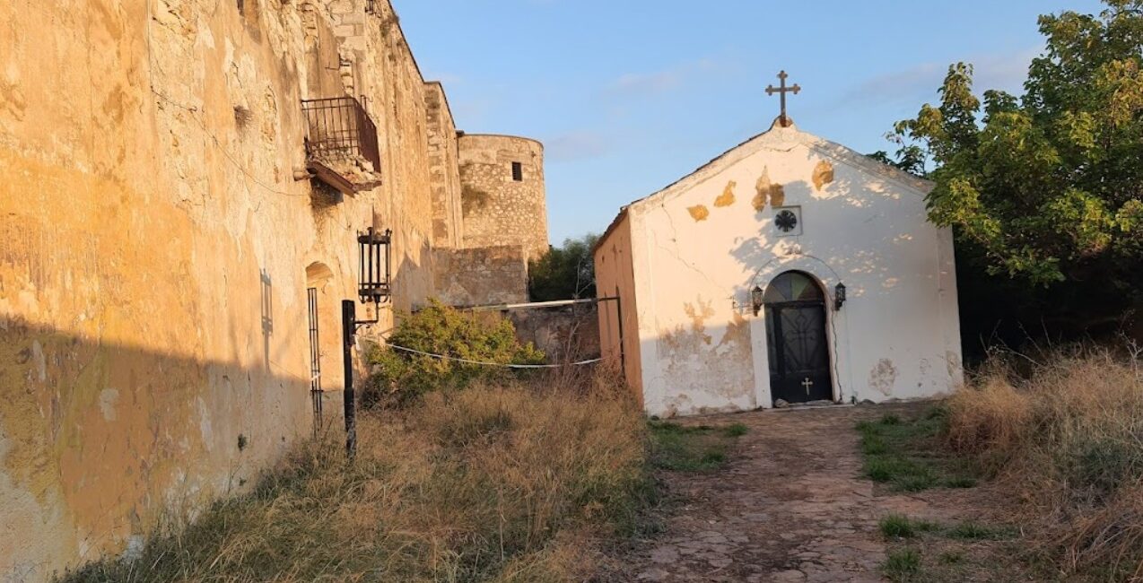 Chapel of Saint Elefterios next to Izzedin Fortress