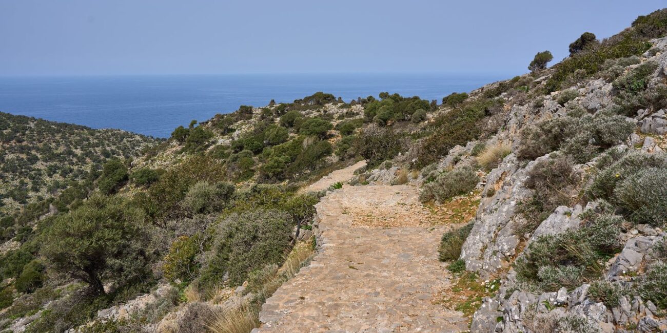 Katholiko Monastery: Avlaki Gorge path