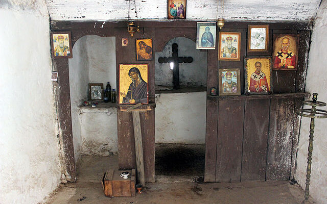 Samaria Gorge: Inside Saint George's Chapel