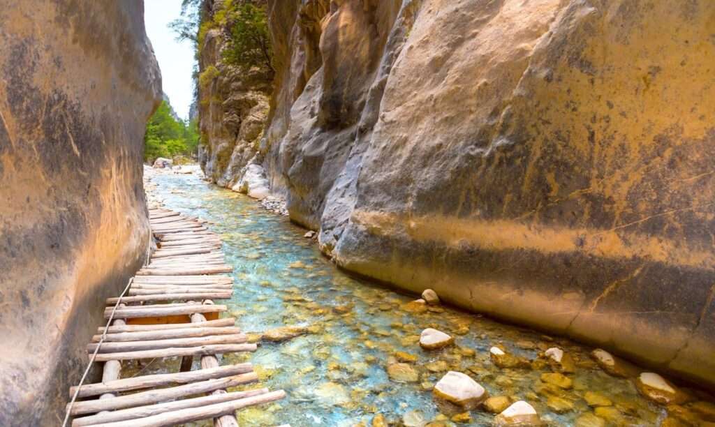 Smaria Gorge: the Iron Gates, Sideroportes