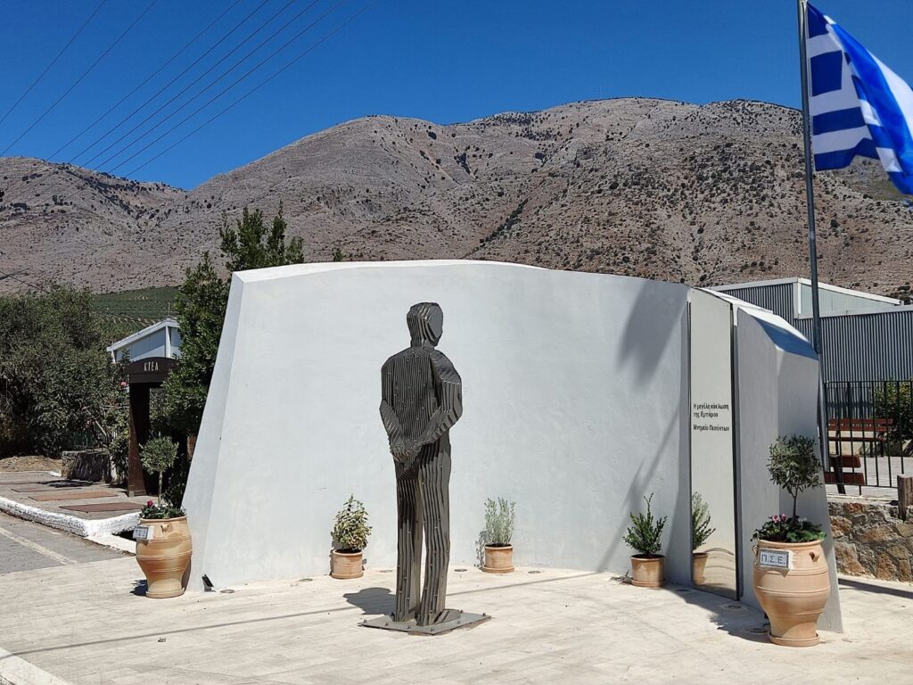 Cretan Experiences Emparos Village: Memorial in the village