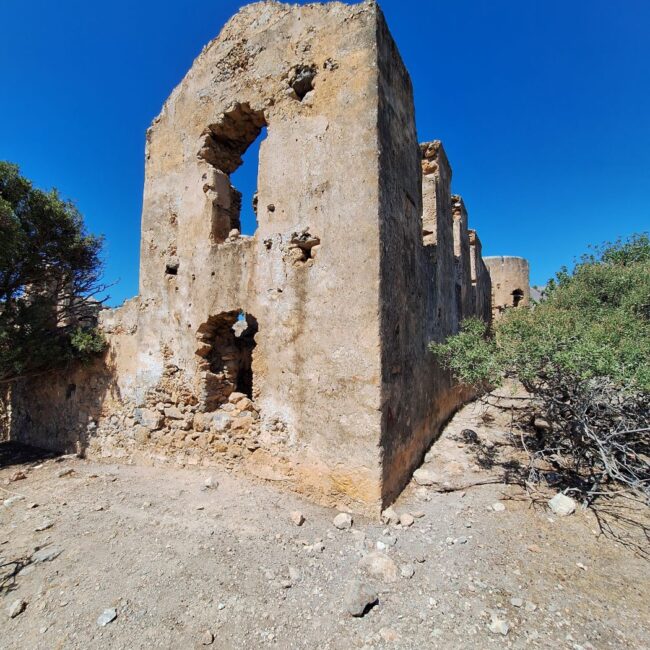 Loutro: Turkish Fortress (Koules) above the village