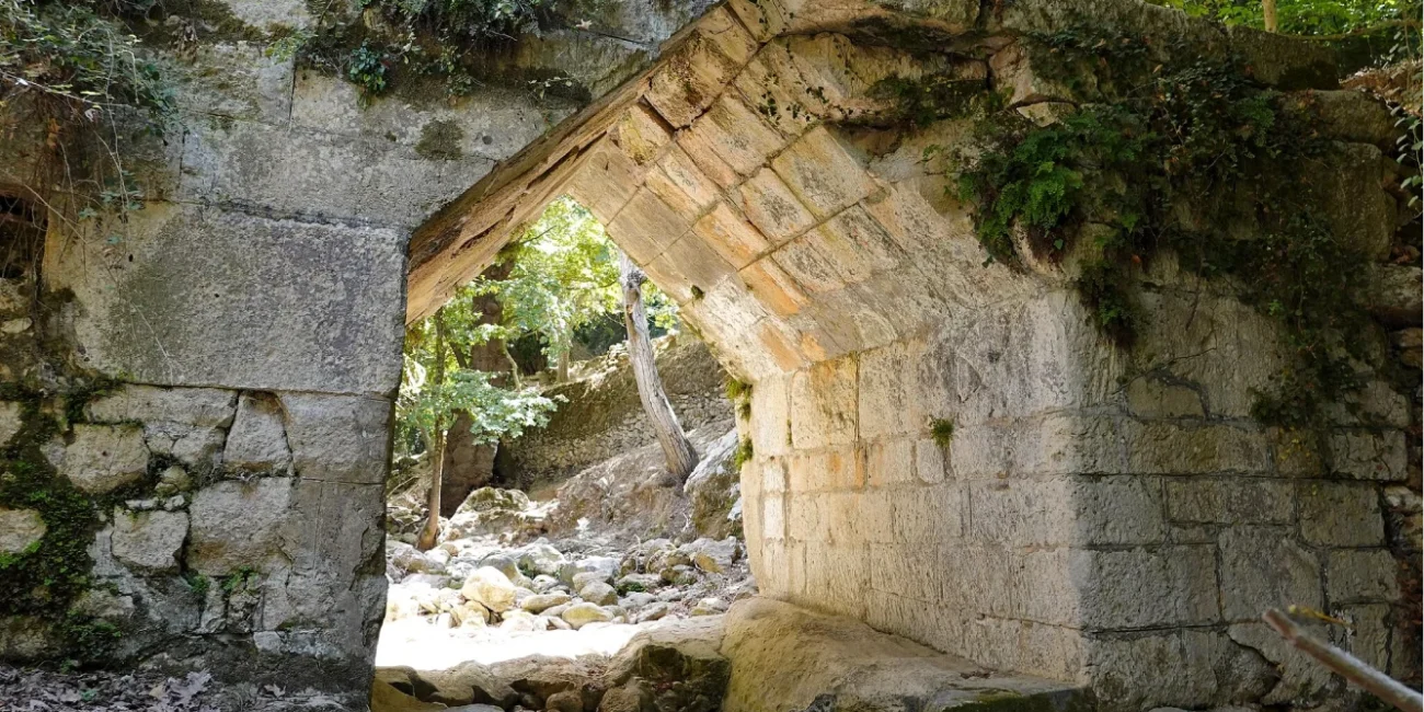 Ancient Eleutherna: Hellenistic bridge