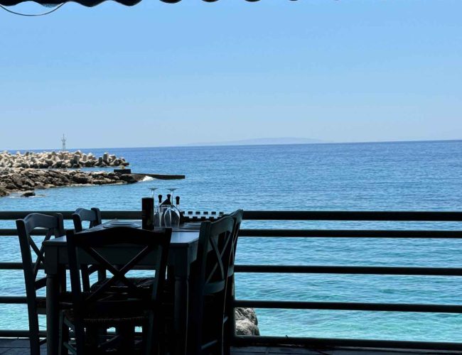 Chora Sfakion: A tavern right on the coast