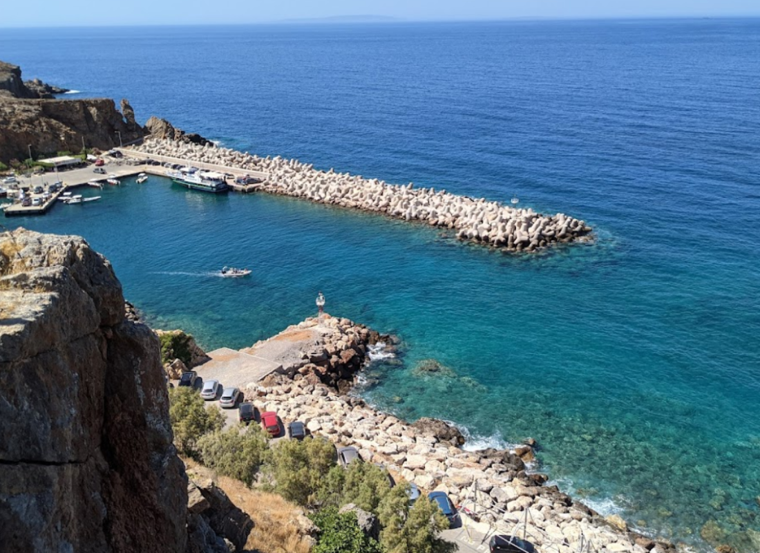 Chora Sfakion: Views of the port from Castel di Sfakia